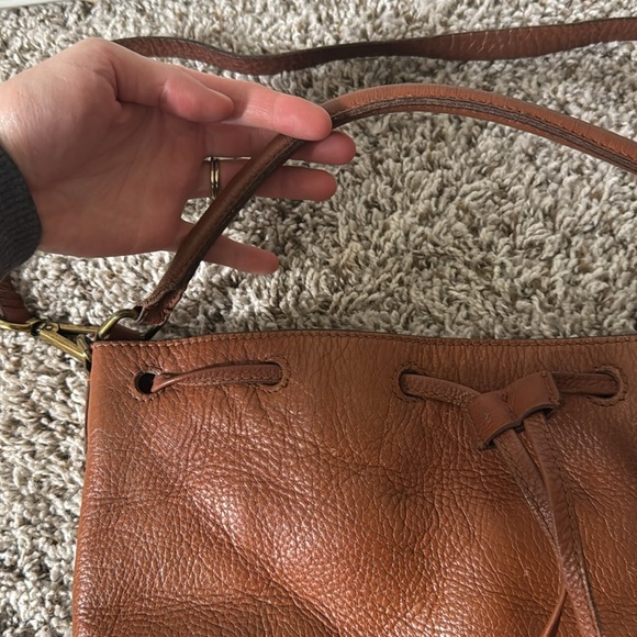 Madewell The Medium Drawstring Transport Tote in Brown Leather - Picture 5 of 11